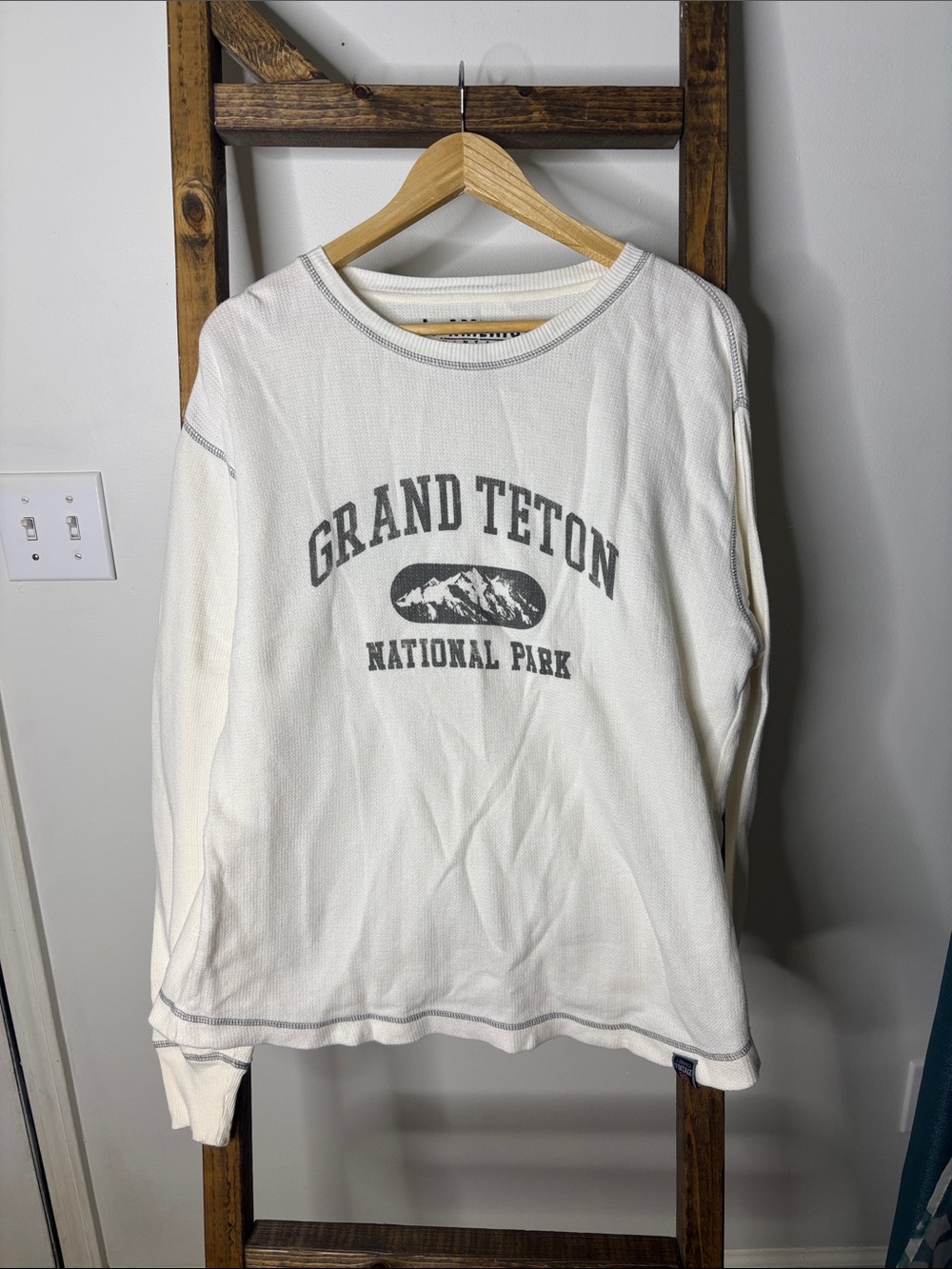 J. America White Grand Teton National Park Waffle Thermal Top Size L